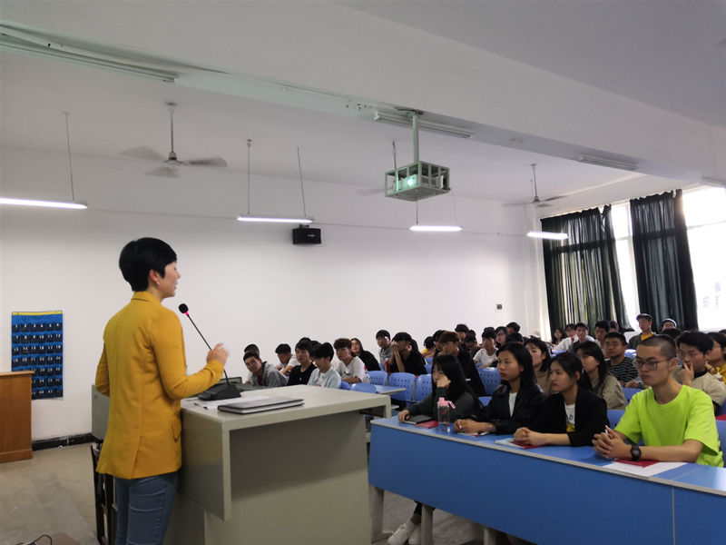 政研社讲座图片 (1)_副本.jpg